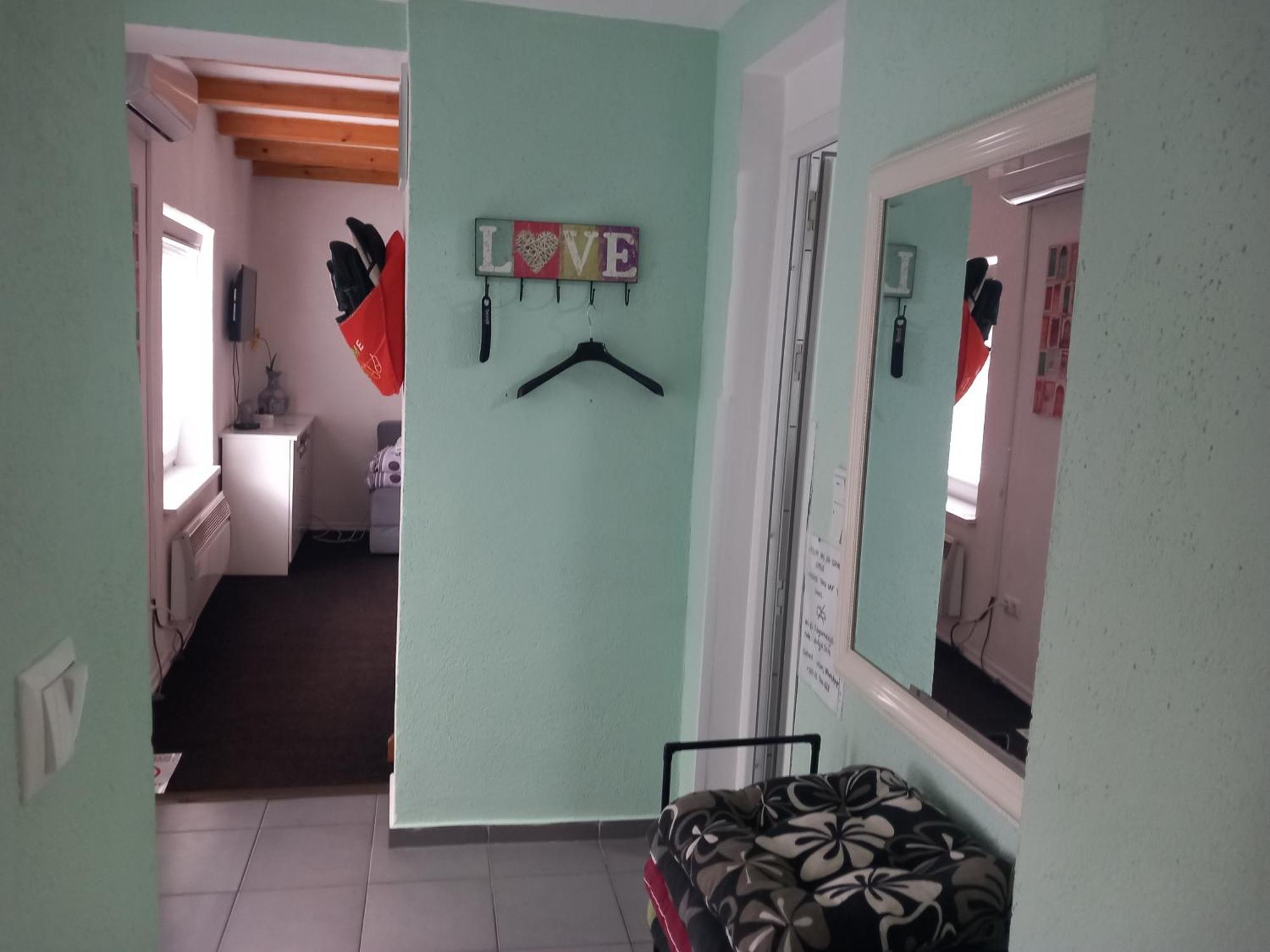Apartments Hrvatin No 5 Сараево Стая снимка