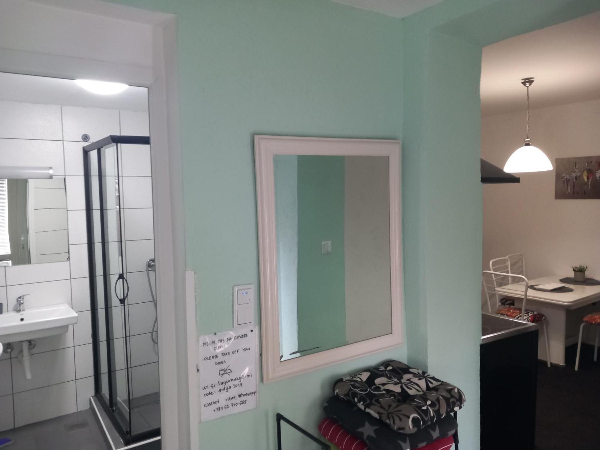 Apartments Hrvatin No 5 Сараево Стая снимка